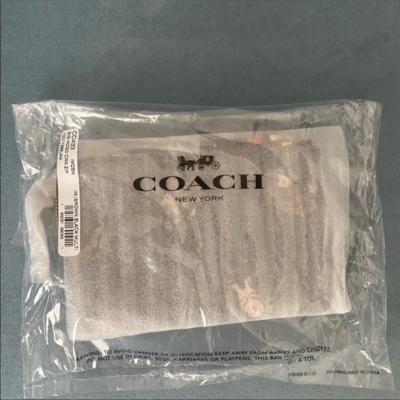 NWT Coach Wristlet In Signature Canvas and Smooth Leather with Hedgehog print - Picture 3 of 8